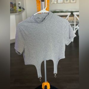 Short Sleeve Cropped Top With Hooks